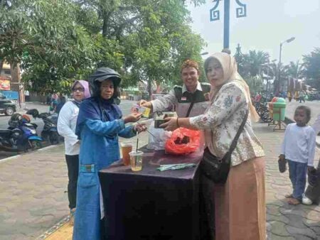 HUT ke-108 Kota Mojokerto, 1.080 Porsi Makan Gratis Diserbu Warga Foto BeritaJatim.com