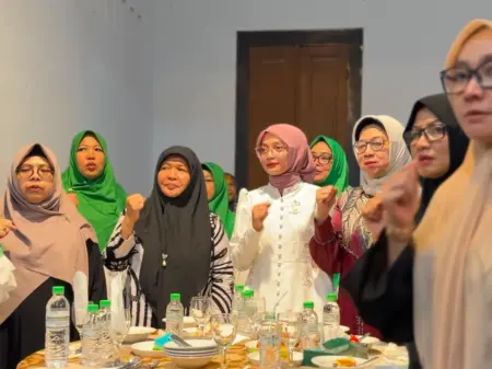 Hadiri Munas Alim Ulama dan Konbes NU, Mbak Wali Harap Lahir Keputusan Terbaik untuk Kemaslahatan Umat Foto BeritaJatim.com