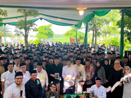 Buku Fikih Disabilitas Psikososial Diluncurkan di Munas-Konbes NU 2026, Gus Ipul Tekankan Kesetaraan Hak Foto BeritaJatim.com