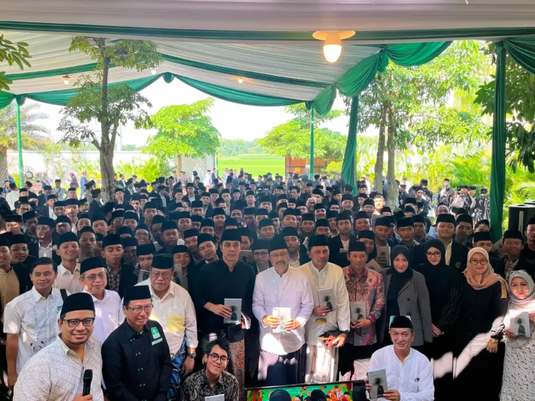 Buku Fikih Disabilitas Psikososial Diluncurkan di Munas-Konbes NU 2026, Gus Ipul Tekankan Kesetaraan Hak Foto BeritaJatim.com