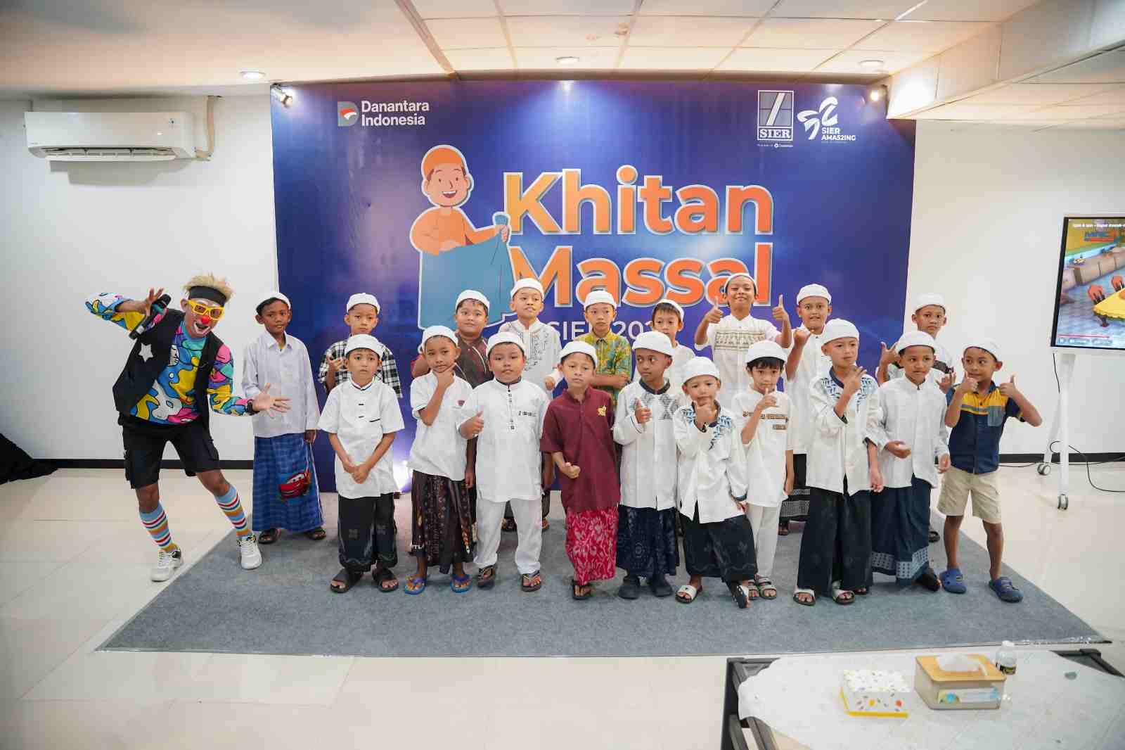 Khitan Massal HUT ke-52 SIER, 100 Anak Ikuti Khitan Modern Tanpa Jahitan | beritajatim.com