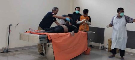 Mayat Pria di Sungai Brantas Mojokerto Teridentifikasi, Polisi Temukan Luka di Pelipis Foto BeritaJatim.com