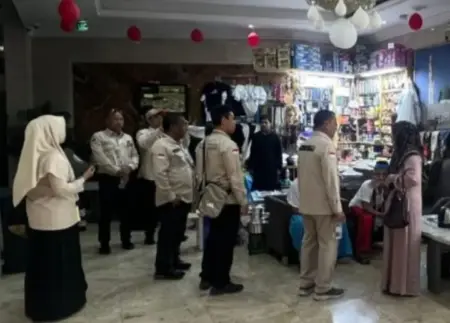 Hj Ansari Sampaikan Catatan Evaluasi Penyelenggaraan Haji Reguler Foto BeritaJatim.com