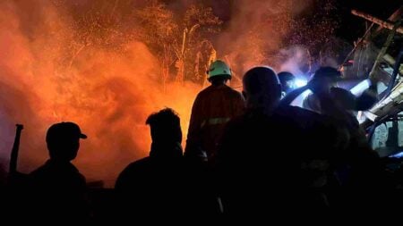 Kebakaran Hebat di Jambesari, Dua Rumah dan Motor Ludes Terbakar Foto BeritaJatim.com