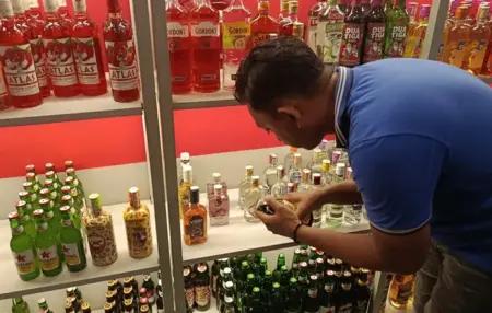 Razia Miras di Lumajang, Bupati Temukan Outlet Tak Berizin Jual Minuman Beralkohol hingga 20 Persen Foto BeritaJatim.com