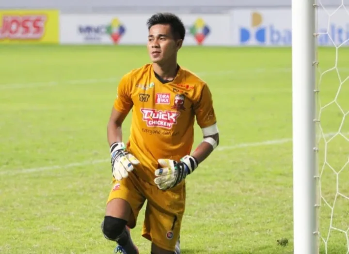 Angga Saputra Kembali Bersama Madura United, Persaingan Kiper Makin Sengit