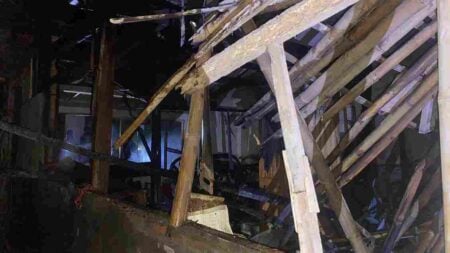 Api Muncul dari Ledakan, Tiga Rumah di Bondowoso Hangus Terbakar Foto BeritaJatim.com