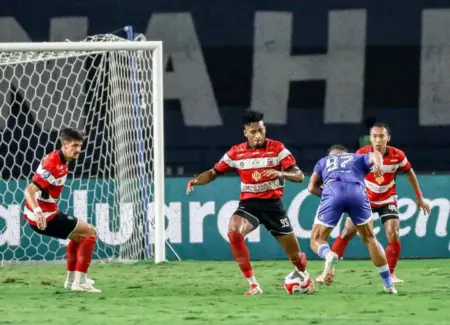 Madura United Pertahankan Medonça, Simbol Loyalitas dan Dedikasi Sektor Belakang Foto BeritaJatim.com