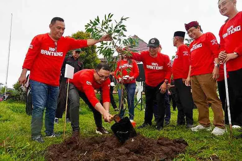 Tutup Pelantikan PAC se-Jatim di Lumajang, PDIP Perkuat Sinergi Ekologi dan Semangat Gotong Royong Foto BeritaJatim.com