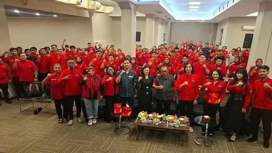 Bekali Kader Gen Z Kuasai Politik Digital, PDIP Surabaya: Regenerasi Pemimpin Harus Dimulai Sekarang Foto BeritaJatim.com