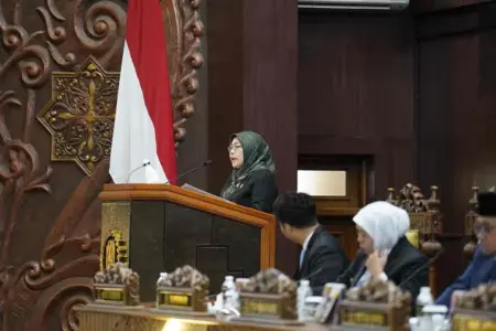 DPRD Jatim Setujui Penyertaan Modal Rp100 Miliar untuk PT Jamkrida Jatim Foto BeritaJatim.com