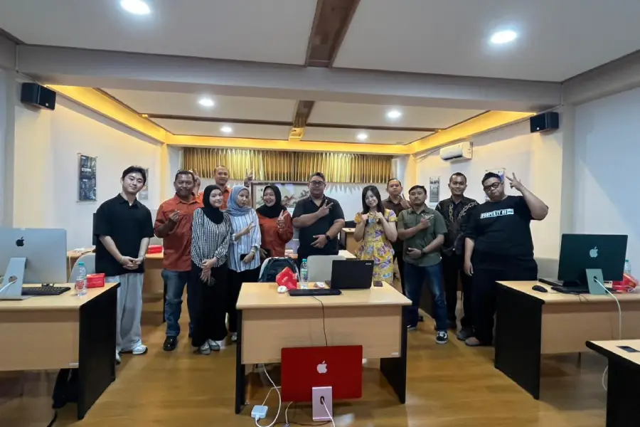 Sinergi Beritajatim.com-ISTTS Tingkatkan Kompetensi AI Tim Back Office Lewat Google AI Studio Foto BeritaJatim.com