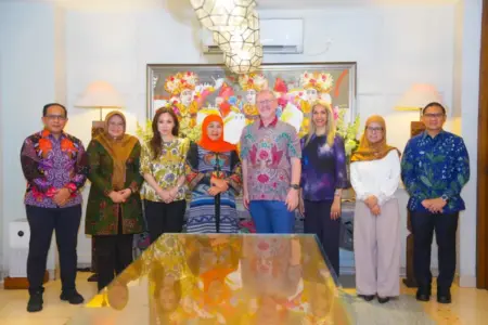 Khofifah: 2 Prodi Baru KCL Digital Law dan Advance Cyber Security Dimulai September 2027 Foto BeritaJatim.com