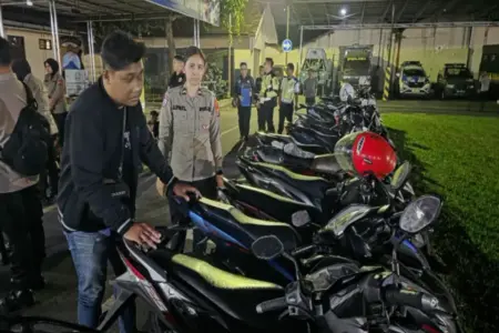 Polisi Bubarkan Konvoi Pemuda di Mojokerto, 80 Orang Diamankan dan 1 Bawa Sajam Foto BeritaJatim.com