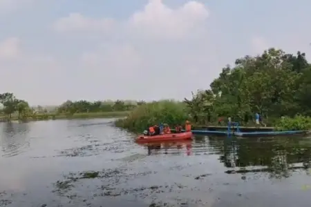 Sempat Dilaporkan Hilang, Pria di Lamongan Ditemukan Terapung di Waduk Foto BeritaJatim.com
