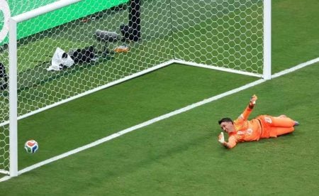 Piala Dunia 2026: Uruguay Tersingkir, Pemain Diminta Pulang dengan Pesawat Komersial Foto BeritaJatim.com
