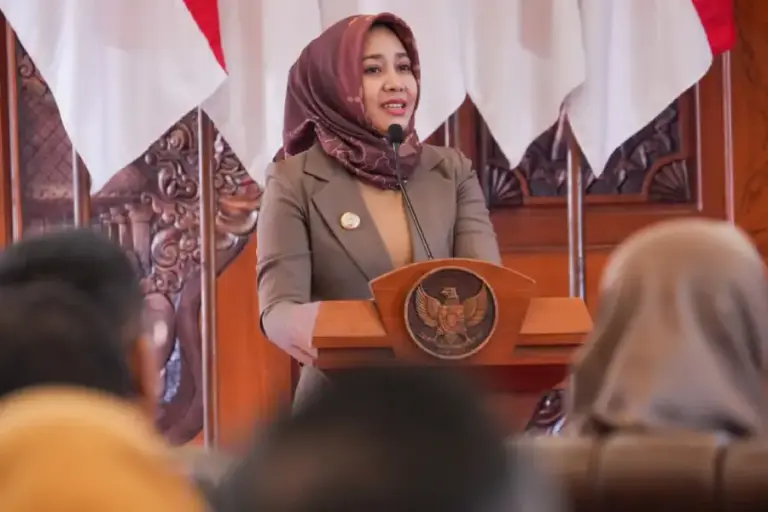 Wali Kota Mojokerto Kukuhkan 99 Petugas Sensus Ekonomi 2026, Tekankan Pentingnya Data Akurat Foto BeritaJatim.com