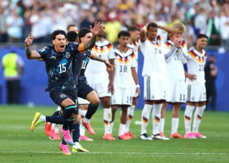 Paraguay Singkirkan Jerman Lewat Adu Penalti, Orlando Gill Ukir Sejarah di Piala Dunia 2026 Foto BeritaJatim.com