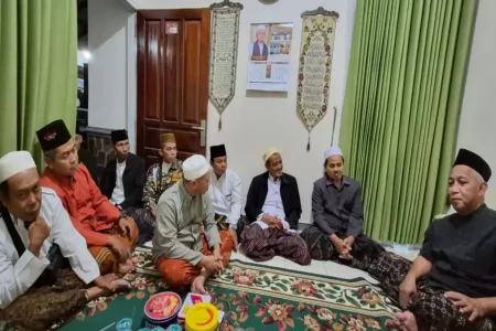Pengurus MWCNU Balongbendo Sidoarjo Sowan ke Gus Fahmi Amrullah Hadzik Foto BeritaJatim.com