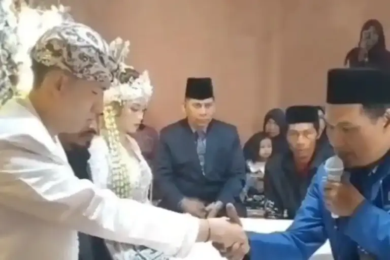 Viral! WNA Taiwan Nikahi Gadis Lereng Lawu Magetan dengan Mahar Rp580 Juta Foto BeritaJatim.com