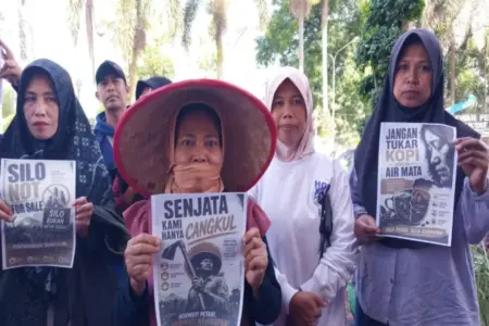 Petani Jember Tolak Lahan Hutan Dijadikan Markas Batalion Teritorial TNI Foto BeritaJatim.com