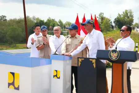 Resmikan 1.151 Kilometer Jalan Daerah, Prabowo Minta Infrastruktur Dijaga untuk Kesejahteraan Rakyat Foto BeritaJatim.com