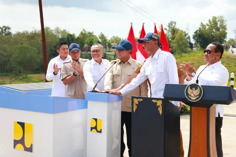 Resmikan 1.151 Kilometer Jalan Daerah, Prabowo Minta Infrastruktur Dijaga untuk Kesejahteraan Rakyat