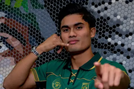Ramadhan Sananta Resmi Gabung Persebaya, Siap Guncang Lini Depan Bajol Ijo di Musim 2026/2027 Foto BeritaJatim.com
