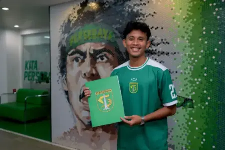 Ricky Pratama Ungkap Alasan Pilih Persebaya, Sosok Bernardo Tavares Jadi Faktor Utama Foto BeritaJatim.com