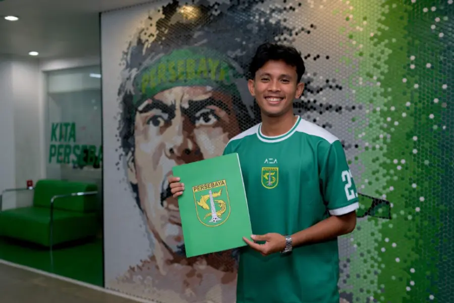 Ricky Pratama Ungkap Alasan Pilih Persebaya, Sosok Bernardo Tavares Jadi Faktor Utama Foto BeritaJatim.com