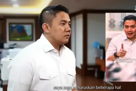 Di Balik Respons Seskab Teddy, Pakar Komunikasi UB: Membela Presiden atau Menutup Ruang Kritik? Foto BeritaJatim.com