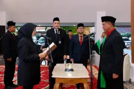 Suyanto Waspo Tondo Wicaksono Dilantik Sebagai Sekda Banyuwangi Gantikan Guntur Priambodo Foto BeritaJatim.com