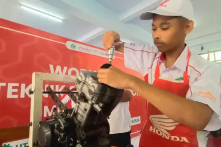 Mengikis Jurang Vokasi dan Industri, TUK Astra Honda Hadir di SMK Islam 1 Blitar Foto BeritaJatim.com