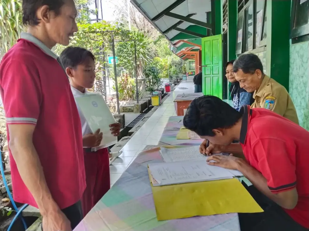 SPMB SMP Kabupaten Kediri 2026 Dimulai, Pendaftar Membludak Foto BeritaJatim.com