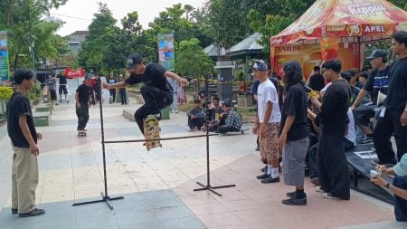 Hari Skateboard Sedunia di Tulungagung, Komunitas Soroti Fasilitas Rusak dan Minim Pembinaan Atlet Foto BeritaJatim.com