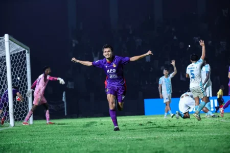 Persik Kediri Akhiri Masa Peminjaman Tiga Pemain, Henhen, Al Hamra, dan Rezaldi Berpisah dengan Macan Putih Foto BeritaJatim.com