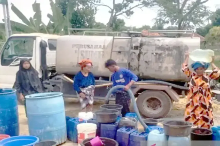 27 Desa di Bangkalan Terancam Kekeringan, BPBD Siapkan 300 Ribu Liter Air Bersih Foto BeritaJatim.com