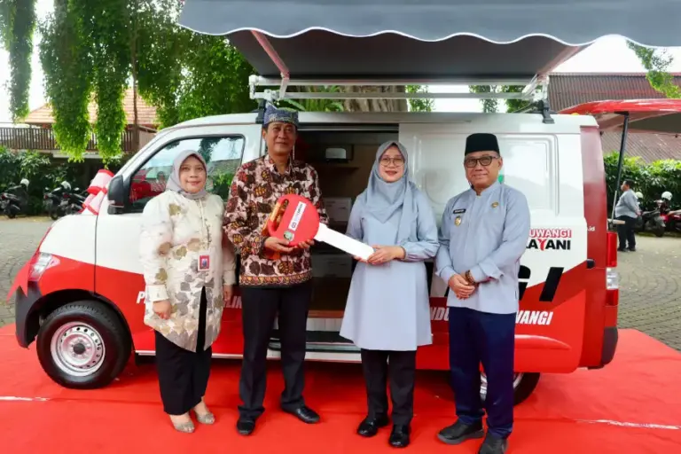 Bank Jatim Bantu Mobil Layanan Keliling dan Bedah 10 Rumah Warga Banyuwangi Foto BeritaJatim.com