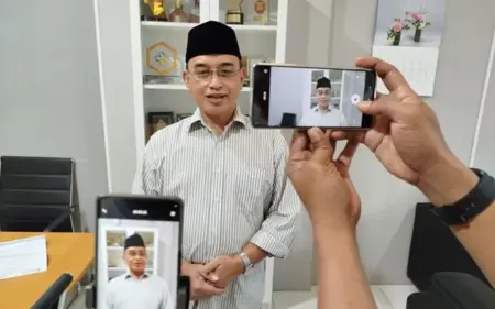 Pimpinan BGN Baru, Pengasuh Ponpes di Jombang Harap Program MBG Lebih Optimal Foto BeritaJatim.com