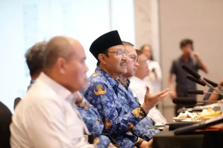 Tahun 2027 Momentum Integrasi, Gus Ipul: Seluruh Program Kemensos Harus Bergerak Satu Arah Foto BeritaJatim.com