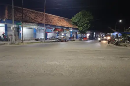 Perbaikan Jalan Terkendala Aspal, Dinas PUPR Madiun Andalkan Penambalan Sementara Foto BeritaJatim.com