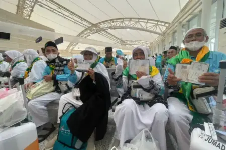 Kemenhaj Tutup Pendorongan Gelombang I, 95.178 Jemaah Haji Sukses Diterbangkan ke Indonesia Foto BeritaJatim.com