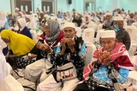 Tembus 121 Ribu Jemaah Tiba di Indonesia, Kemenhaj Imbau Jaga Kemabruran Sepanjang Hayat Foto BeritaJatim.com
