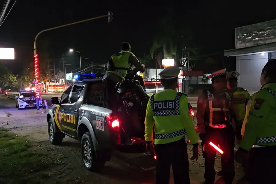 Pengendara NMAX Tewas di Madiun, Diduga Terjatuh Usai Kabel Listrik Putus Tersangkut Truk Tebu Foto BeritaJatim.com