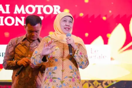 Gubernur Khofifah Terima Dua Penghargaan Top Regional Leader Award 2026 Foto BeritaJatim.com