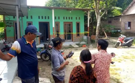 Tewas Misterius di Kos Jogoroto Jombang, Wanita 47 Tahun Diduga Dianiaya Kakak Sendiri Foto BeritaJatim.com