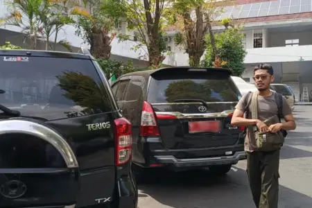 Harga Pertamax Naik Drastis, ASN Pemkab Lumajang Dilarang Pakai Mobil Foto BeritaJatim.com
