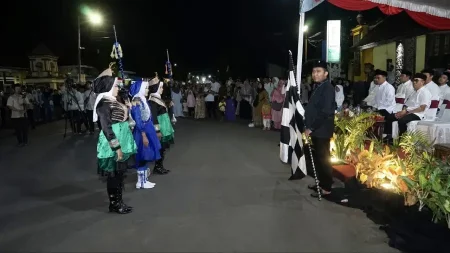Tanamkan Cinta Ajaran Islam, Ratusan Siswa Sumenep Ikuti Pawai Muharram Foto BeritaJatim.com