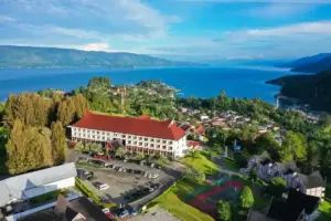 5 Rekomendasi Hotel Terbaik di Parapat untuk Liburan Tepi Danau Toba Foto BeritaJatim.com