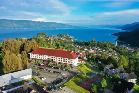 5 Rekomendasi Hotel Terbaik di Parapat untuk Liburan Tepi Danau Toba Foto BeritaJatim.com